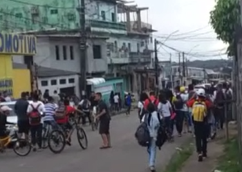 A confusão aconteceu na rua Gurupi, na Redenção, Zona Oeste. Foto: Reprodução